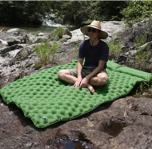 kf-S0afa38cfd26d449d8e6d127e56c3f02dQ Matelas gonflable 2 places avec pompe intégrée – Camping et bivouac